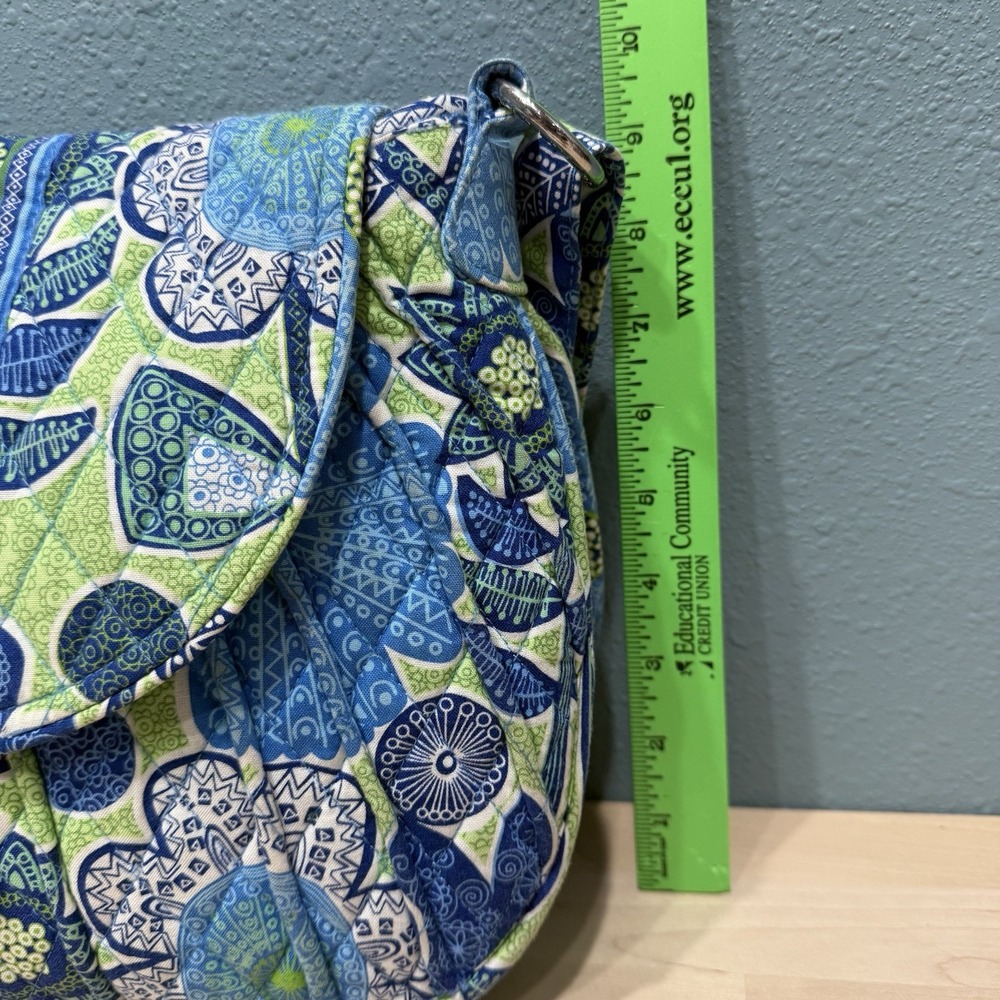 Vera Bradley Rare HTF Clare Crossbody Saddle Bag in Doodle Daisy Green & Blue's - Picture 16 of 16